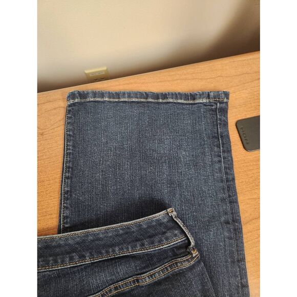 Torrid 22S midrise slim boot vintage stretch 40w, 28 Inseam and 12 rise - Picture 6 of 7